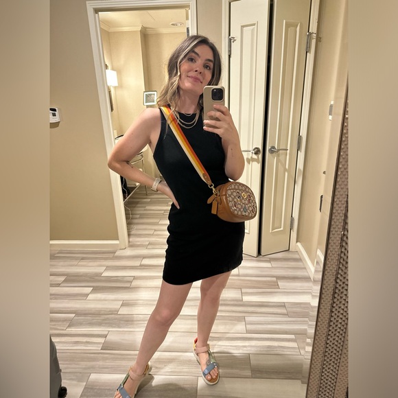 Hiya Pals! I’m your Posher, Kristen! ⭐️ - Picture 8 of 9